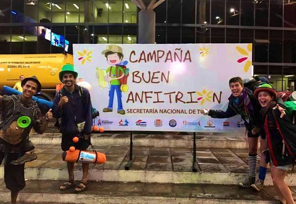Campaña “Paraguay Buen Anfitrión” finaliza con éxito en el Aeropuerto » Ñanduti