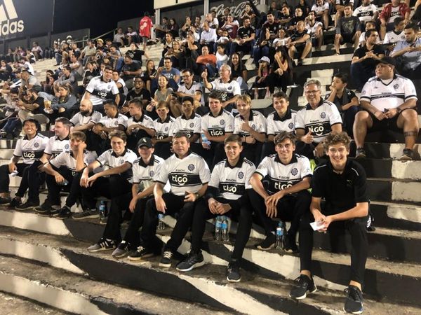 Australianos fueron a ver a Olimpia