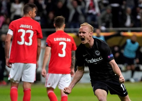 Eintracht Fráncfort remonta y pasa - Deportes - ABC Color