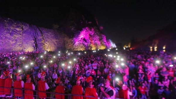 HOY / Arte y religión se unen en el Cerro Ñemby para recorrer el vía crucis de Jesús