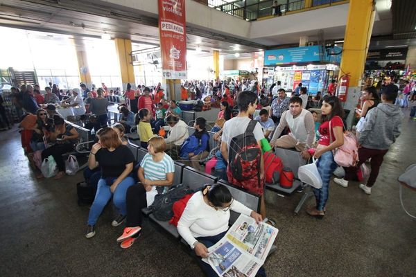Terminal de Asunción cuenta con puestos de atención por Semana Santa | Paraguay en Noticias
