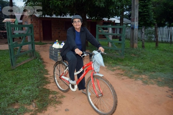 Leche sobre bici hace 30 años - Nacionales - ABC Color