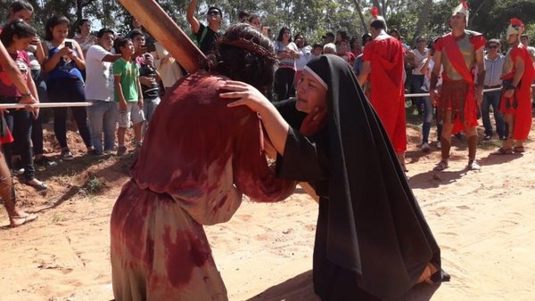 La pasión de Jesús en Atyrá - Fotos - ABC Color