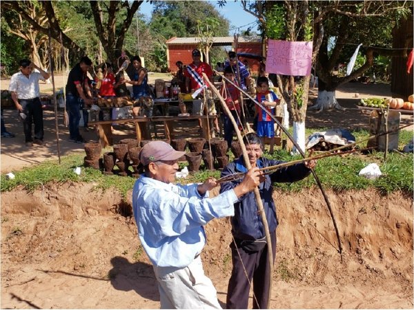 Celebran Día del Indio Americano con feria de productos