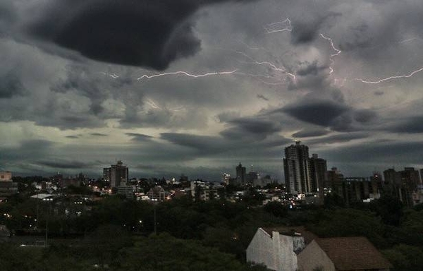HOY / Pronostican llegada de lluvias y tormentas eléctricas para mañana