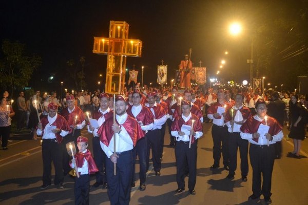 Vía crucis mayor reunió a miles en Hernandarias - Nacionales - ABC Color