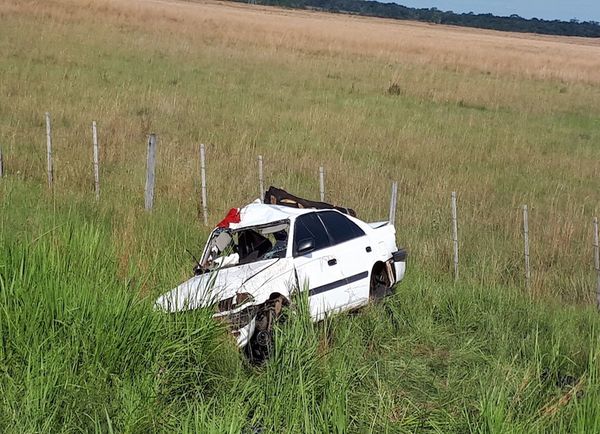 Vuelco de auto deja varios fallecidos