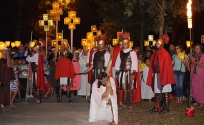 Viacrucis viviente en Limpio - Edicion Impresa - ABC Color