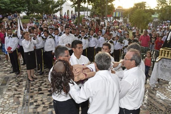 Estacioneros consolidan la fe y la tradición con su arte musical - Edicion Impresa - ABC Color
