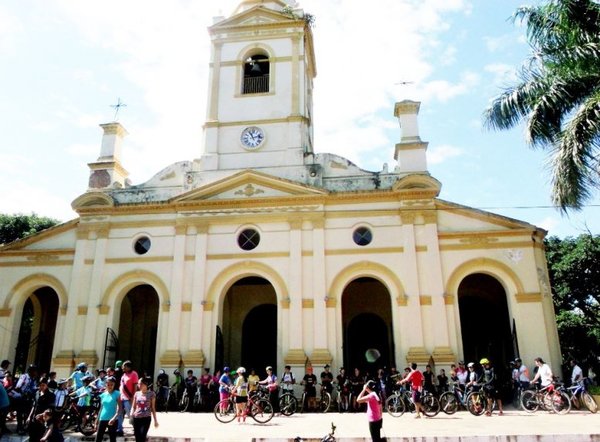 Recorrido de siete iglesias de Villarrica, en bicicleta - Edicion Impresa - ABC Color
