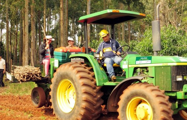 Productores agrícolas: “el gobierno debería de ser más eficiente en el gasto antes de pensar en subir impuestos”