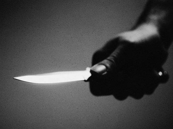 Intentó degollar a su concubina y luego quiso suicidarse