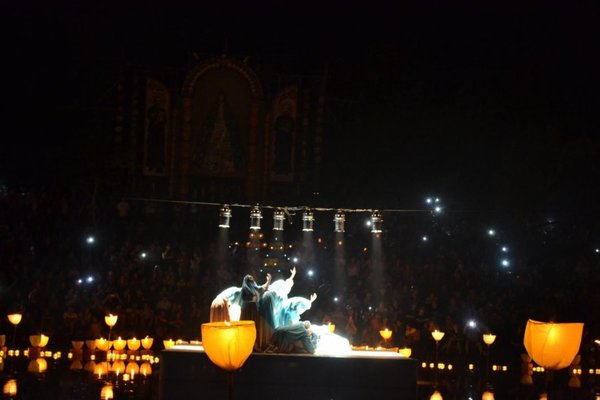 En Tañarandy actuaron las estatuas vivientes - Espectaculos - ABC Color