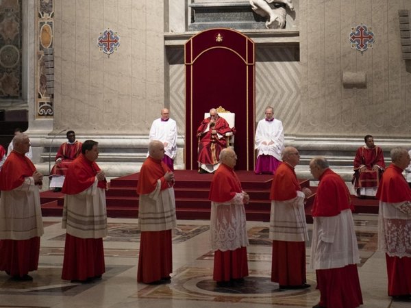 El Papa bautizará a 8 personas en Vigilia Pascual