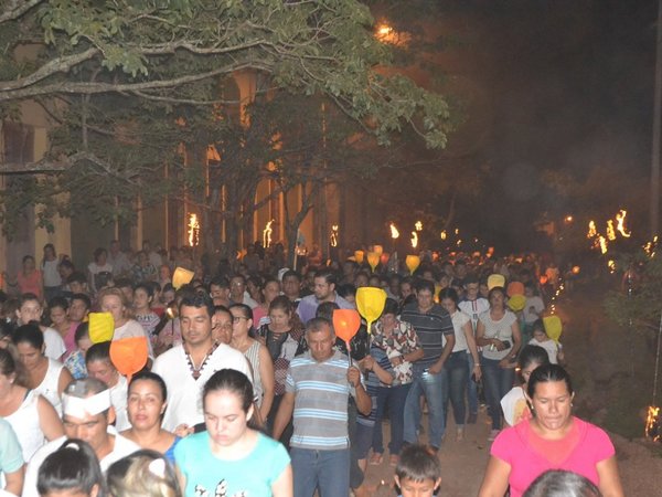 Camino de las luces congregó a unos 10.000 feligreses en Concepción | Paraguay en Noticias 