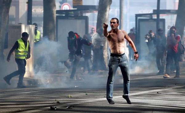 Fuertes disturbios en París en otra protesta de los ‘chalecos amarillos’ » Ñanduti