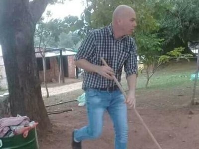 Intendente de Yaguarón juntó la basura que dejaron los visitantes el Viernes Santo