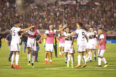 SANTA CRUZ: “NOS ACERCA MUCHO AL TRICAMPEONATO”. Vení, vení, cantá conmigo