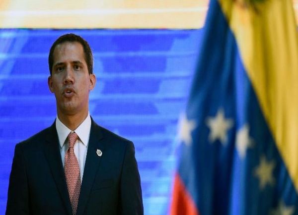 Activistas ocupan la legación de Venezuela en Washington