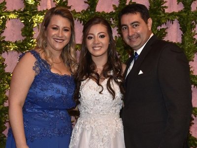 NOELIA ESTEFANÍA BACHEM MANZUR - Edicion Impresa - ABC Color