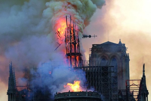 Arde París, arde Nuestra Dama - Edicion Impresa - ABC Color