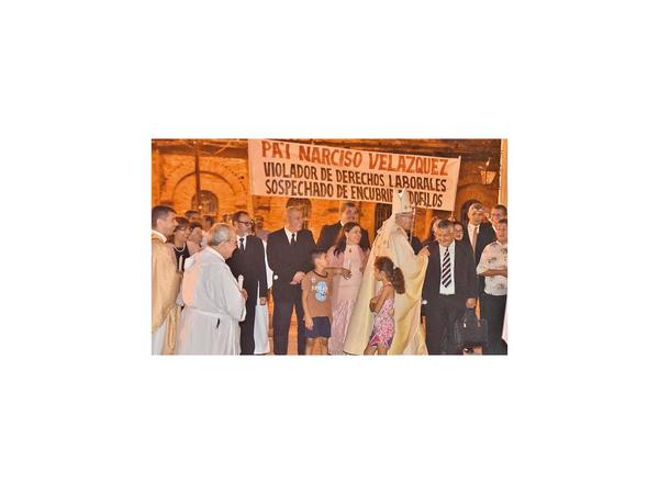 UCA: Escraches frente a Catedral