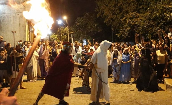 Sangre, fuego y lamentos para dar vida a la Pasión de Cristo en San Jerónimo | Paraguay en Noticias