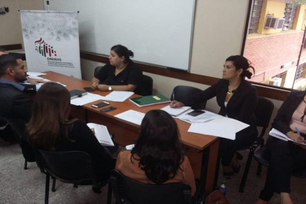 Habilitan becas dirigidas a funcionarios del Ministerio de Salud - ADN Paraguayo