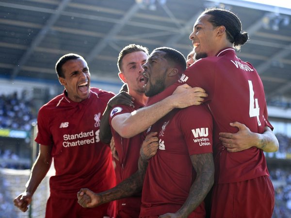 Wijlnaldum y Milner sostienen al Liverpool en el liderato