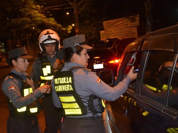 Cerca de 400 conductores ebrios fueron retenidos por la Caminera en Semana Santa | Paraguay en Noticias 