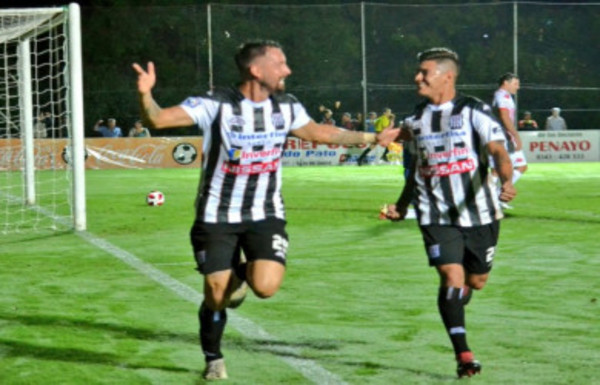 Santaní hizo valer la localía y derrotó a San Lorenzo - Radio 1000 AM