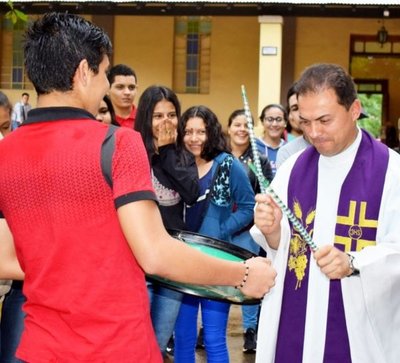 Jóvenes luqueños defienden la vida y se preparan para una gran marcha - Edicion Impresa - ABC Color
