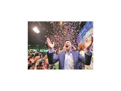 Comediante Zelenski electo como nuevo presidente de Ucrania
