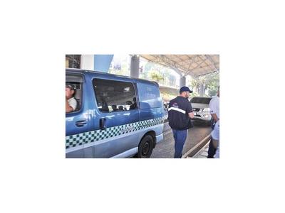 Faenadores vacunos bajaron producción   por el contrabando