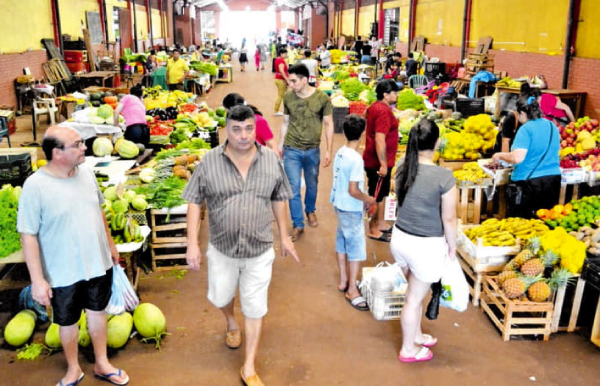 Crisis de CDE disminuye 30% de ventas en la feria | Diario Vanguardia 07