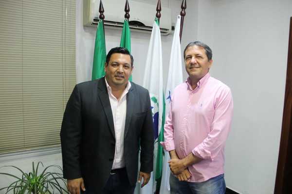 Teddy se reunió con prefeito de Foz de Yguazú y trataron sobre turismo, seguridad y comercio