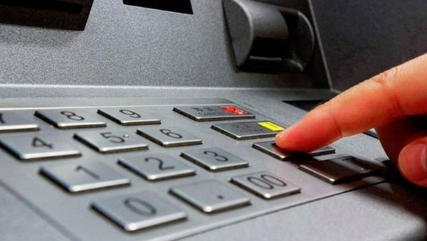 HOY / Tenía G. 12 millones en la tarjeta y clonadores le vaciaron la cuenta