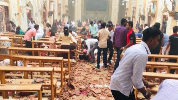 Más de 290 muertos y 450 heridos tras ataques a iglesias en Sri Lanka
