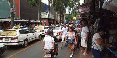 Registran inusual movimiento comercial en CDE en días santos