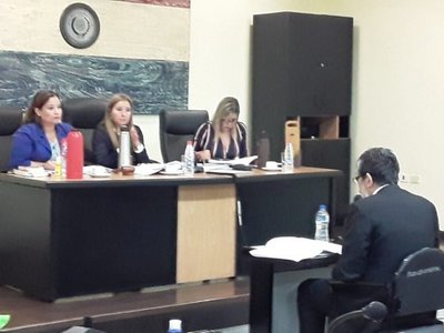 Secretaria VIP: Mi gestión no quebrantó ninguna norma, según excontralor - 730am - ABC Color