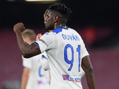 Atalanta vence a Napoli y se coloca en zona de Champions
