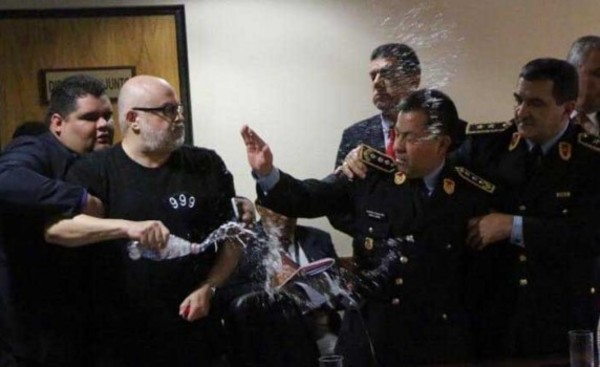 Cubas presentó acción de inconstitucionalidad contra su suspensión