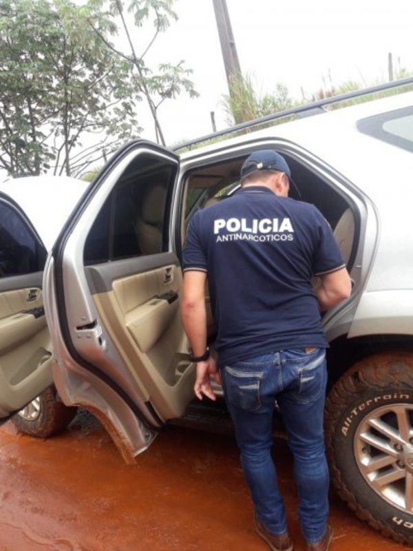 Incautan lujosa camioneta en Zanja Pytã | Paraguay en Noticias 