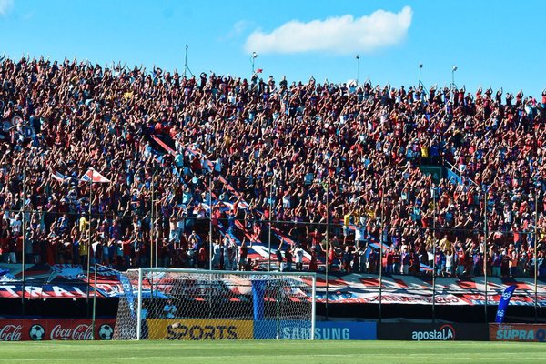 Buscan identificar al conductor que atropelló a hincha cerrista » Ñanduti