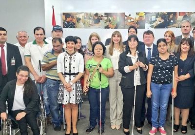Capacitarán a personas con discapacidad visual - Nacionales - ABC Color