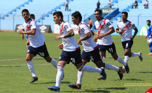 HOY / Se ratifica como goleador en el torneo peruano