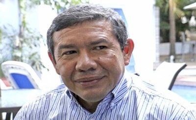 HOY / Gobernador desmiente que se haya ventilado intimidad de alumna y acusa fondo político