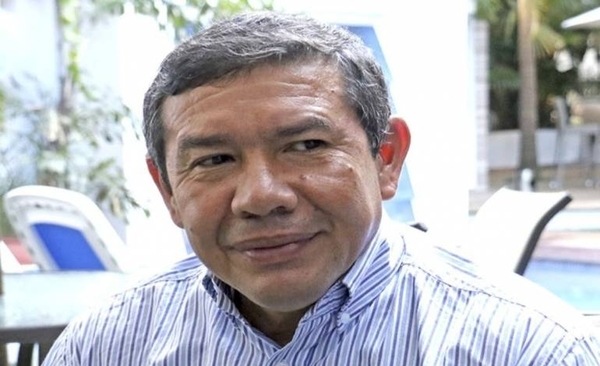 HOY / Gobernador desmiente que se haya ventilado intimidad de alumna y acusa fondo político