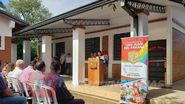 INAUGURAN OBRAS EN COLEGIO ABSALÓN ARIAS DE SAN JUAN DEL PARANÁ.