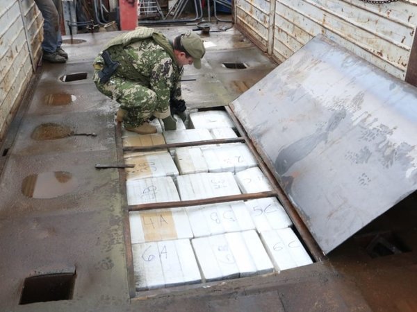 Hallan marihuana en camión con doble fondo en Mariano Roque Alonso | Paraguay en Noticias